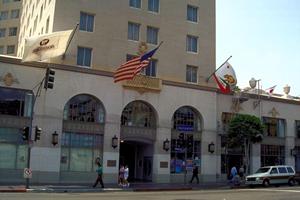 和歌山駅から徒歩4分の快適な滞在を提供する東横INNJR和歌山駅東口の魅力と詳細情報